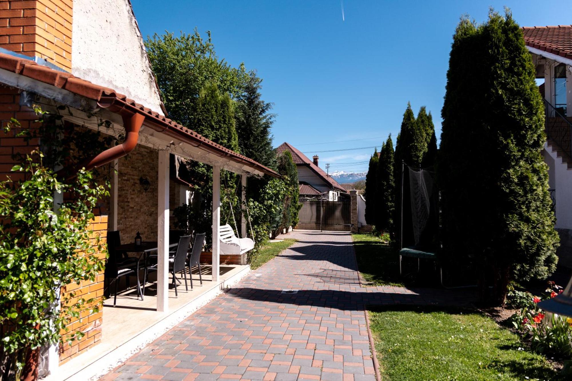Green Garden Avrig Exterior foto